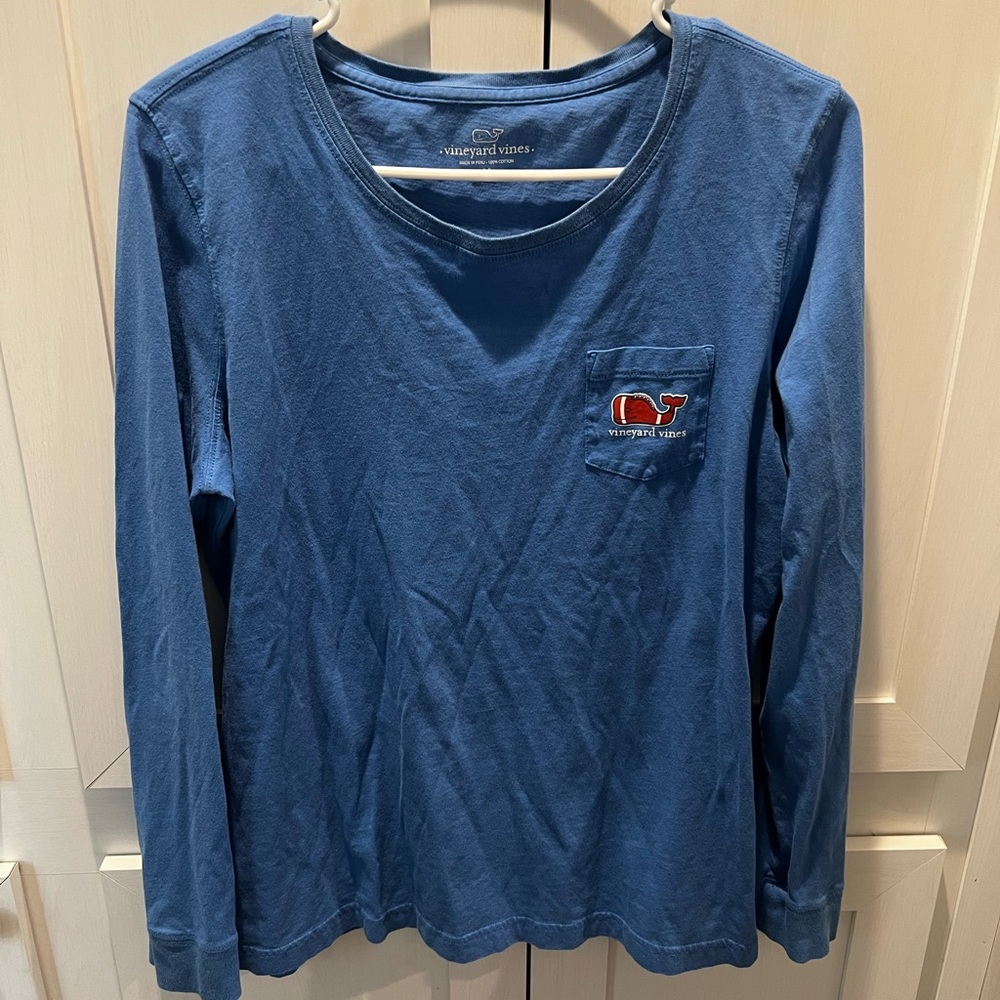 Women’s size medium vineyard vines football long sleeve shirt